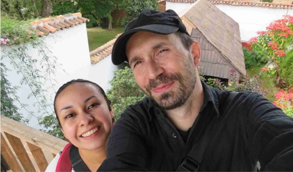 pareja de anfitriones